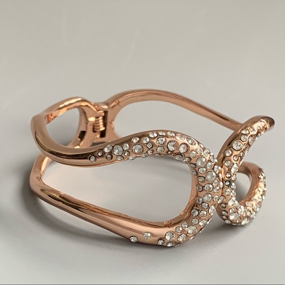 ALEXIS BITTAR • Rose Gold Miss Havisham Hinged Crystal Dusted Bangle Bracelet - Picture 4 of 9